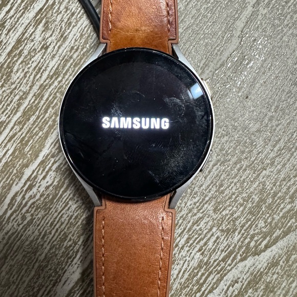 Galaxy watch 4 - Picture 2 of 8